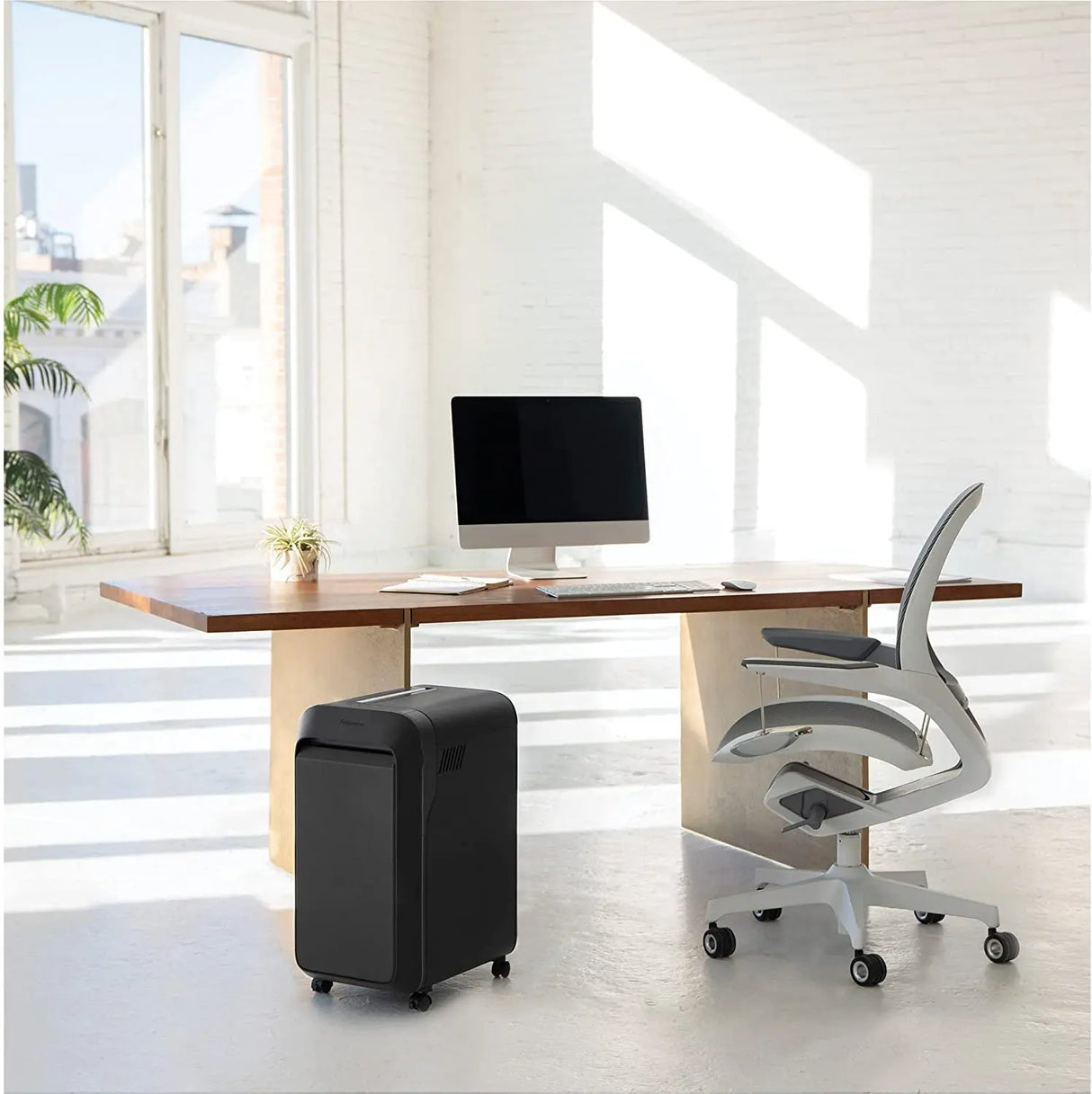 ‎Powershred LX22M 20-Sheet 100% Jam-Proof Micro Cut Paper Shredder for Office and Home, Black 5263501